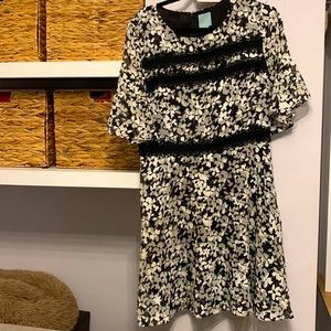 Floral CeCe A-line dress size 12. Flutter sleeves in great condition!